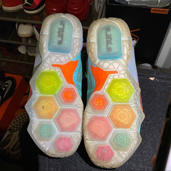 Lebron 12 NSRL - Picture 3 of 7